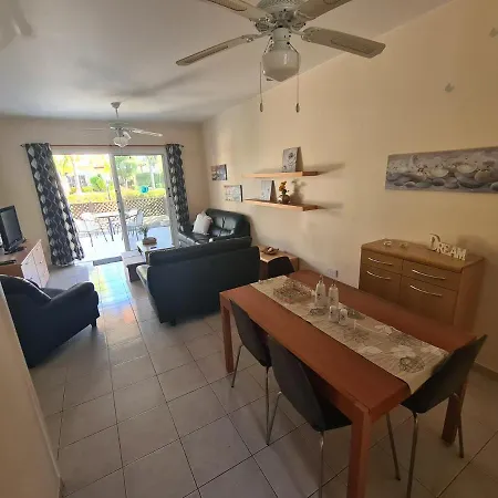Serena Townhouse بيت للعطل *